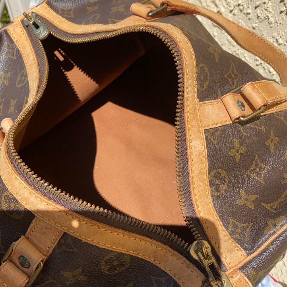 Louis vuitton shoulder bag